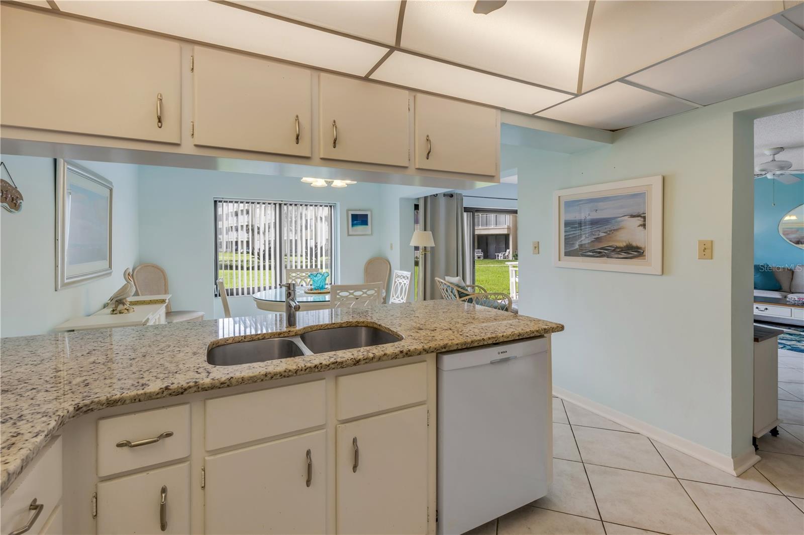 ERROLL SEA CONDO - Residential