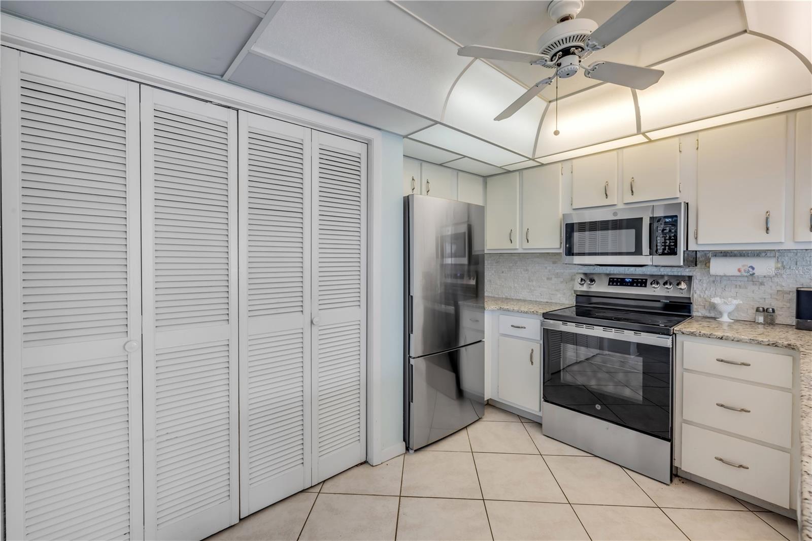 ERROLL SEA CONDO - Residential