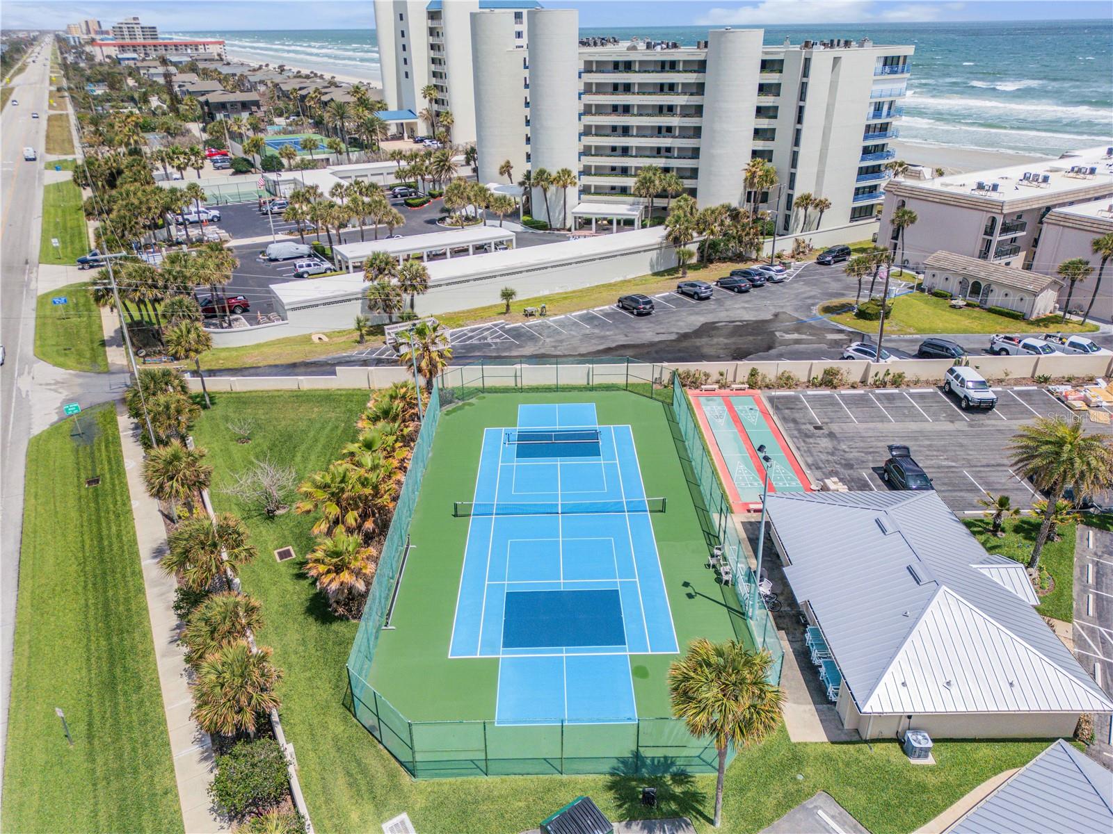 ERROLL SEA CONDO - Residential