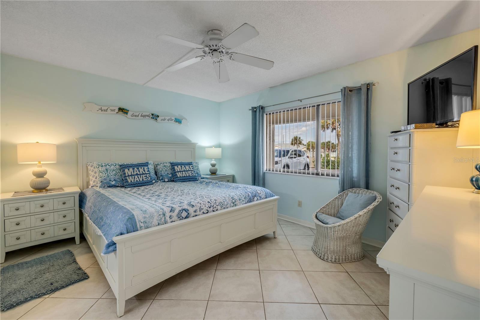 ERROLL SEA CONDO - Residential