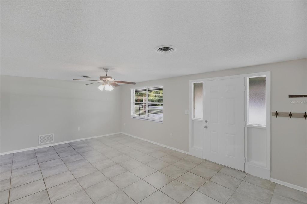 Photo of 101 Oberlin Road, Venice, FL 34293 (MLS # C7516264)