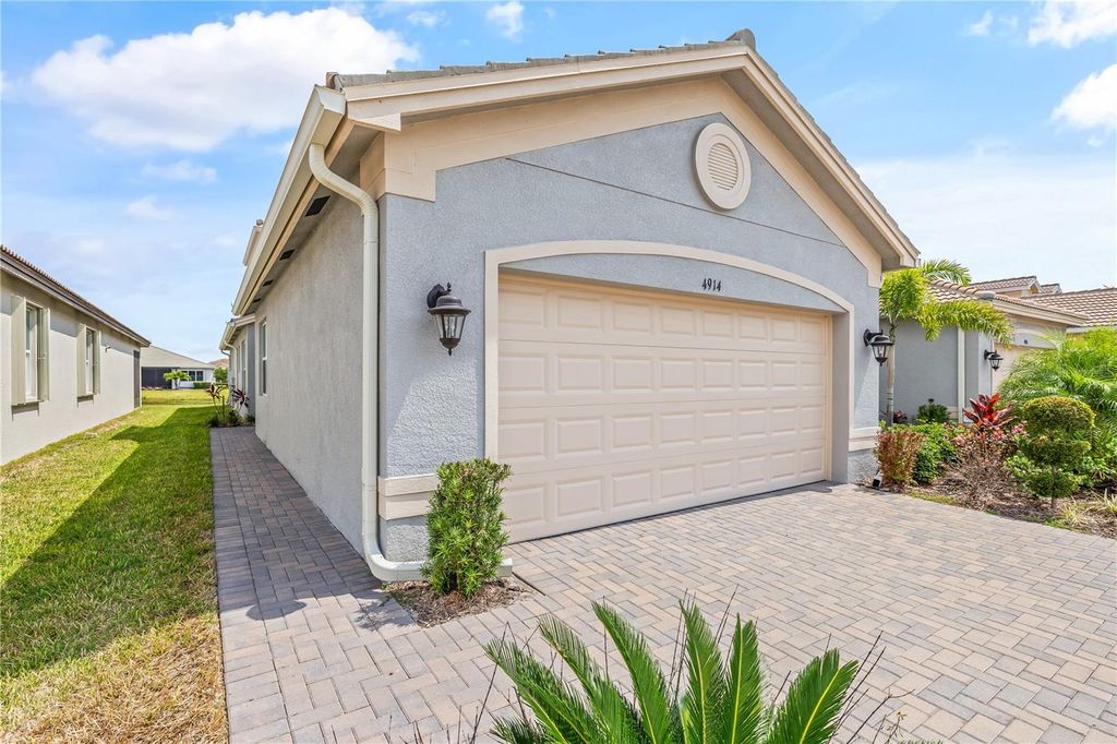 Photo of 4914 Sienna Isles Avenue, Wimauma, FL 33598 (MLS # TB8384113)