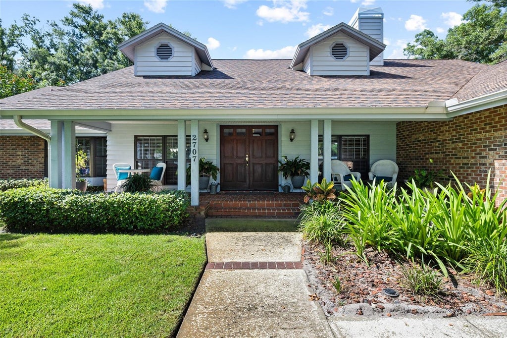 Photo of 2707 Westchester Drive N, Clearwater, FL 33761 (MLS # TB8544582)