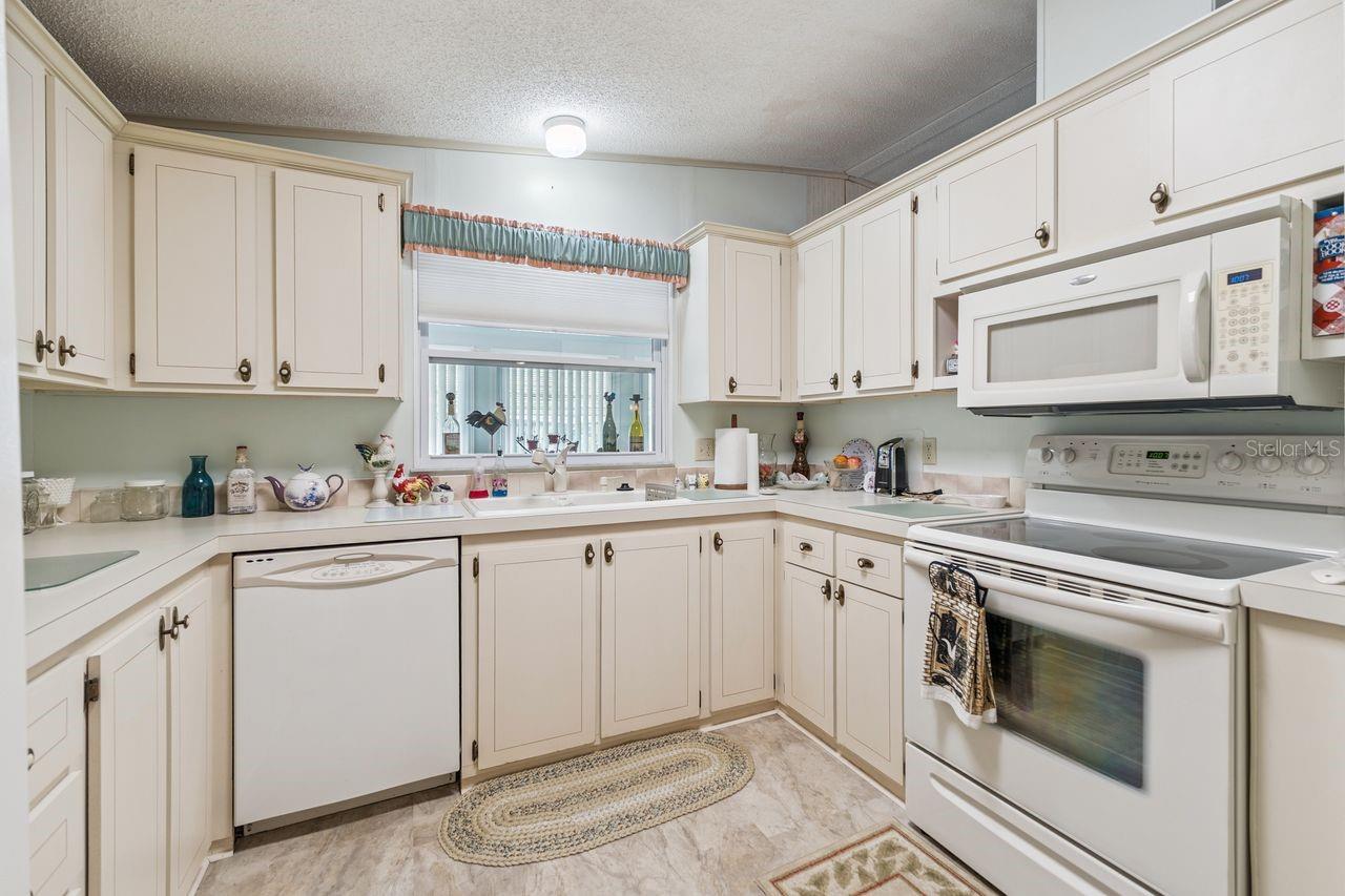 LAKE N GOLF ESTATES ADD - Residential