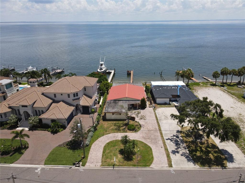 Photo of 3227 Bayshore Boulevard NE, St Petersburg, FL 33703 (MLS # TB8387249)