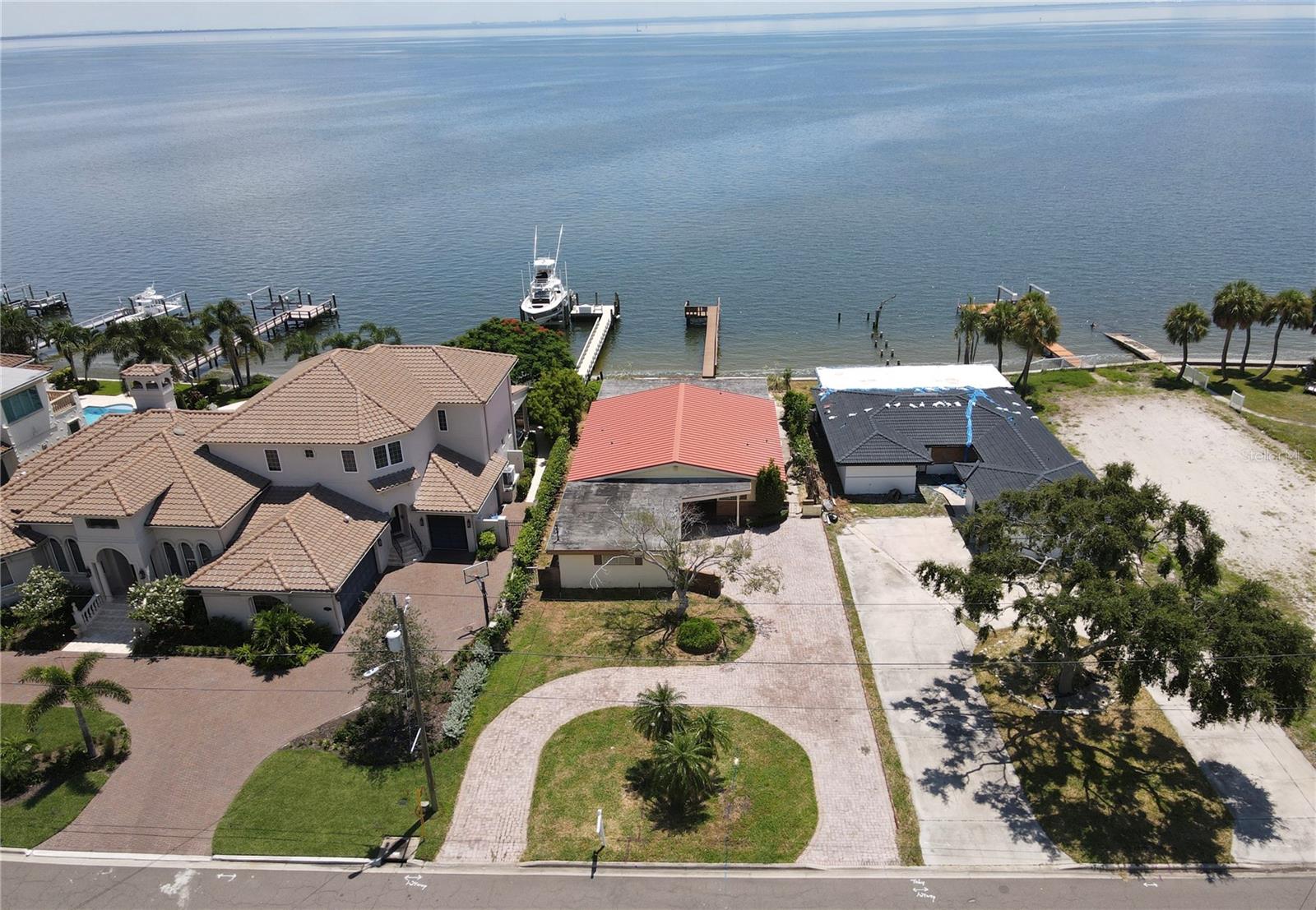 3227 BAYSHORE BOULEVARD NE