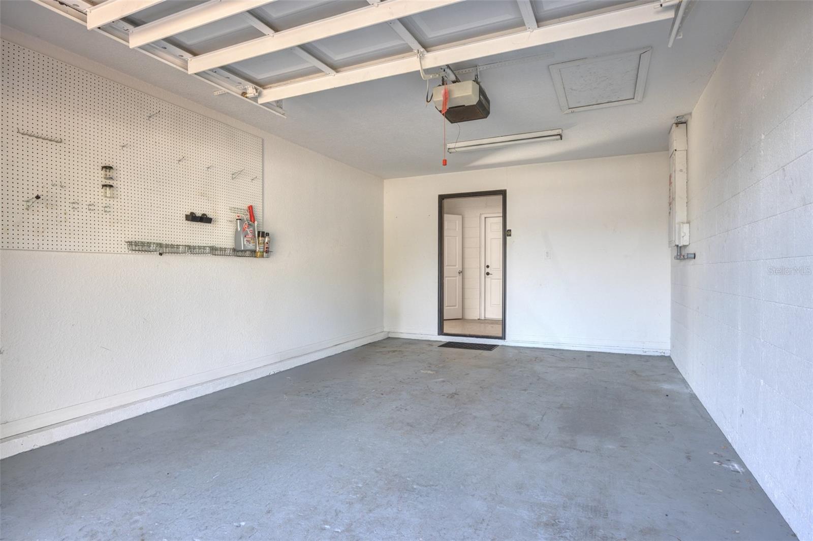 TRIPLE S UNIT 01 - Residential