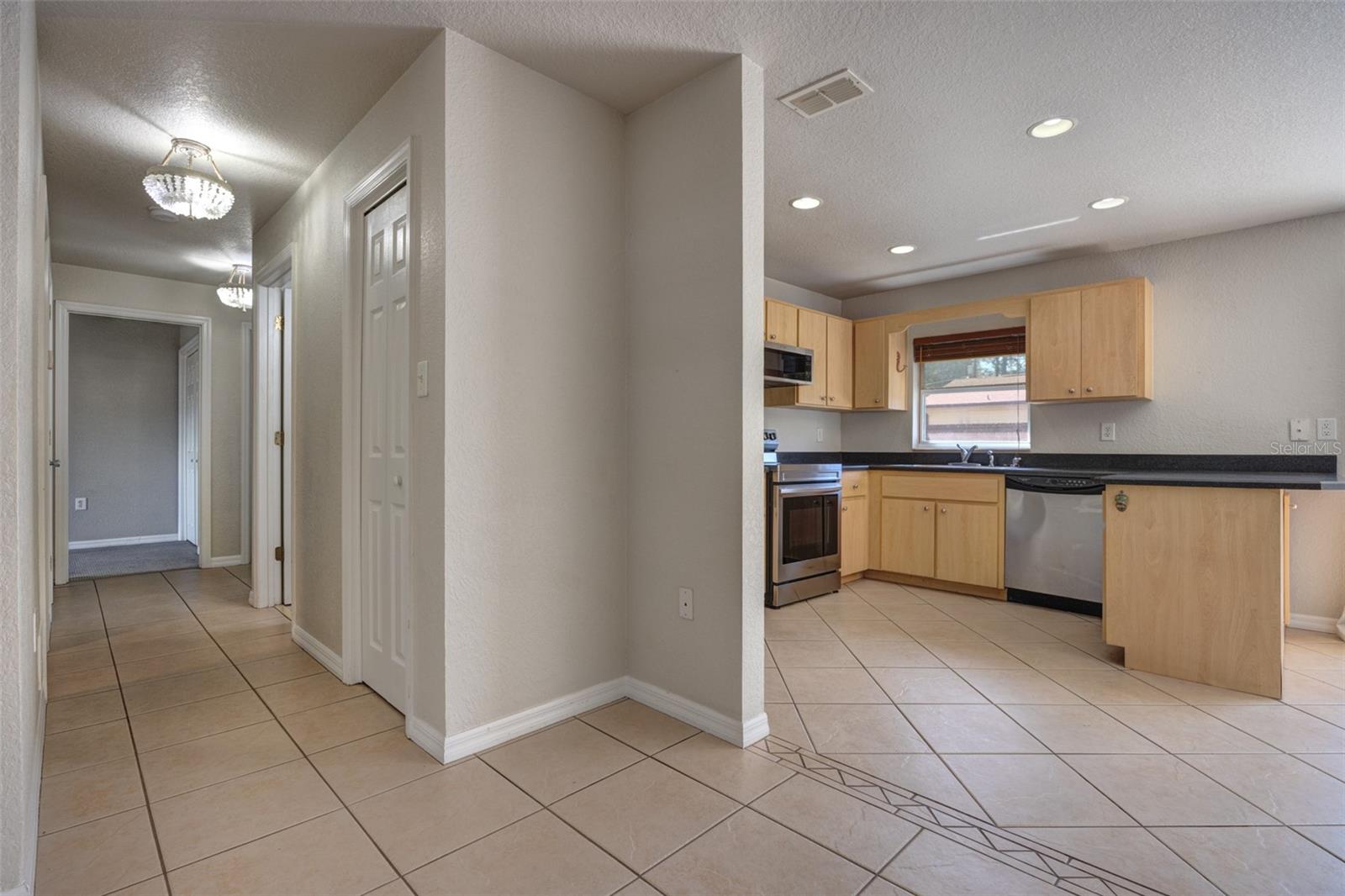 TRIPLE S UNIT 01 - Residential