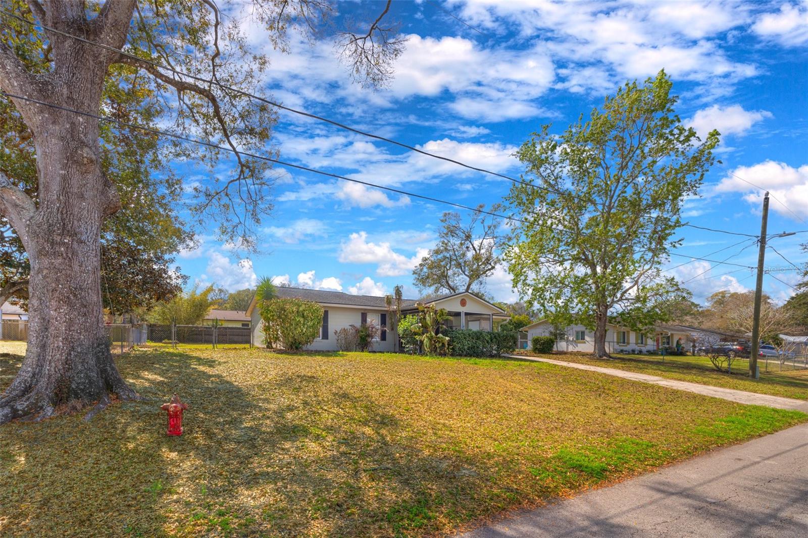 TRIPLE S UNIT 01 - Residential