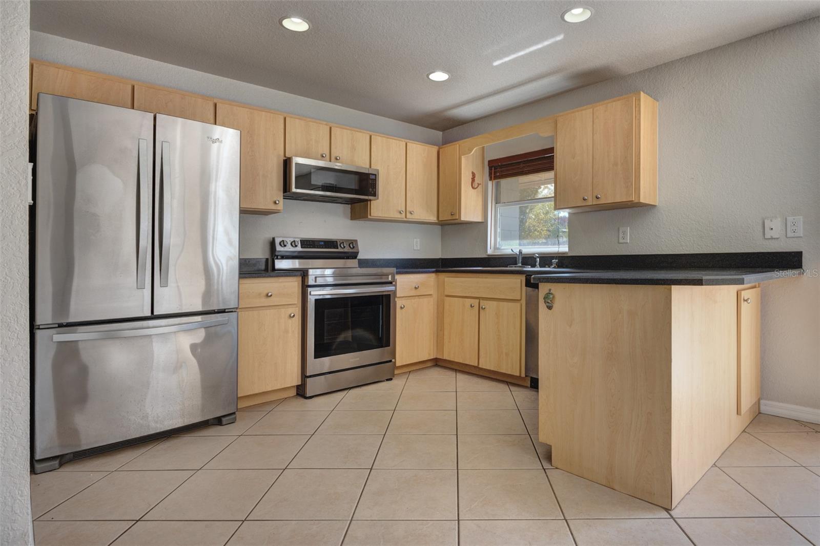 TRIPLE S UNIT 01 - Residential