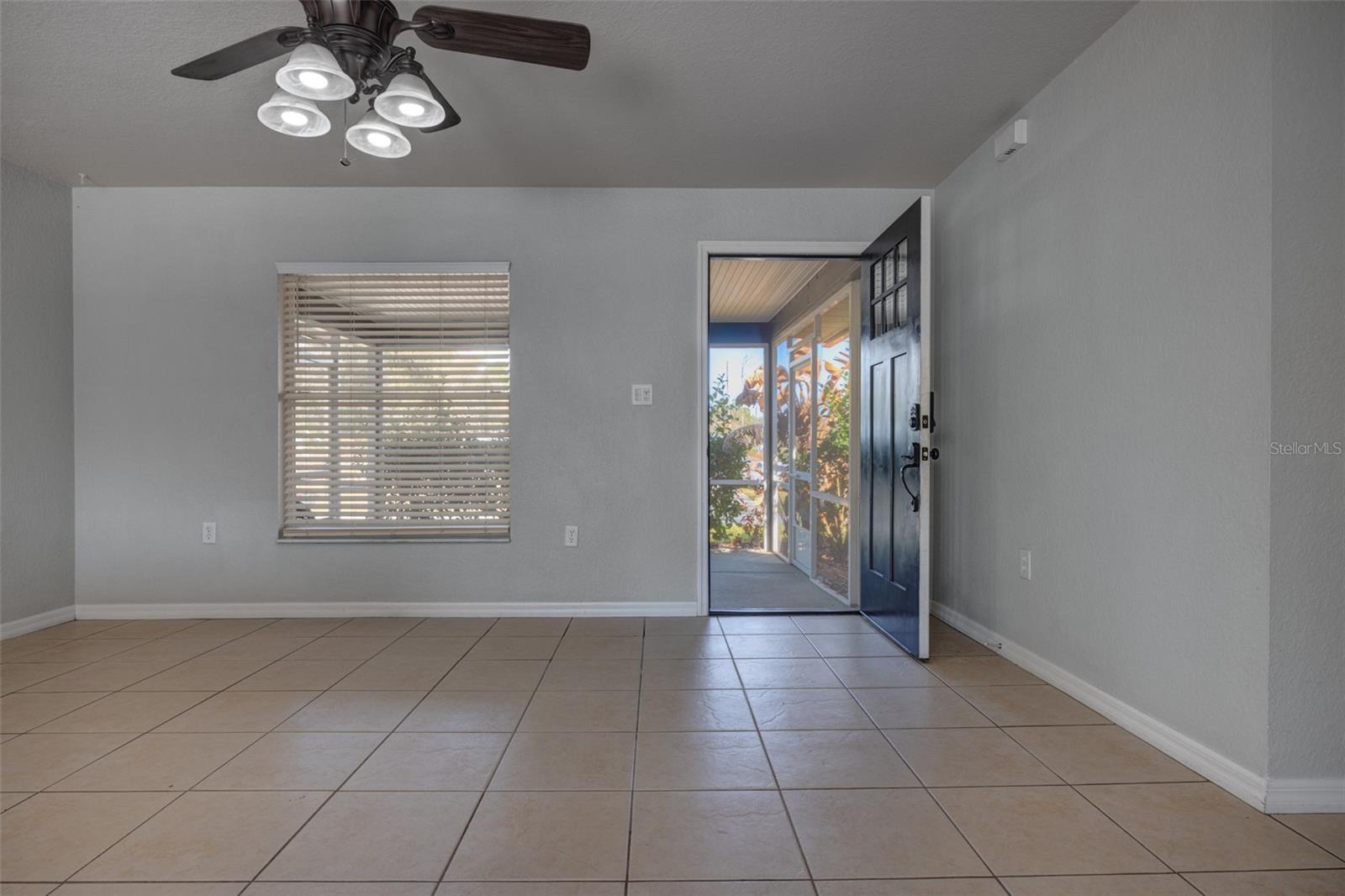 TRIPLE S UNIT 01 - Residential