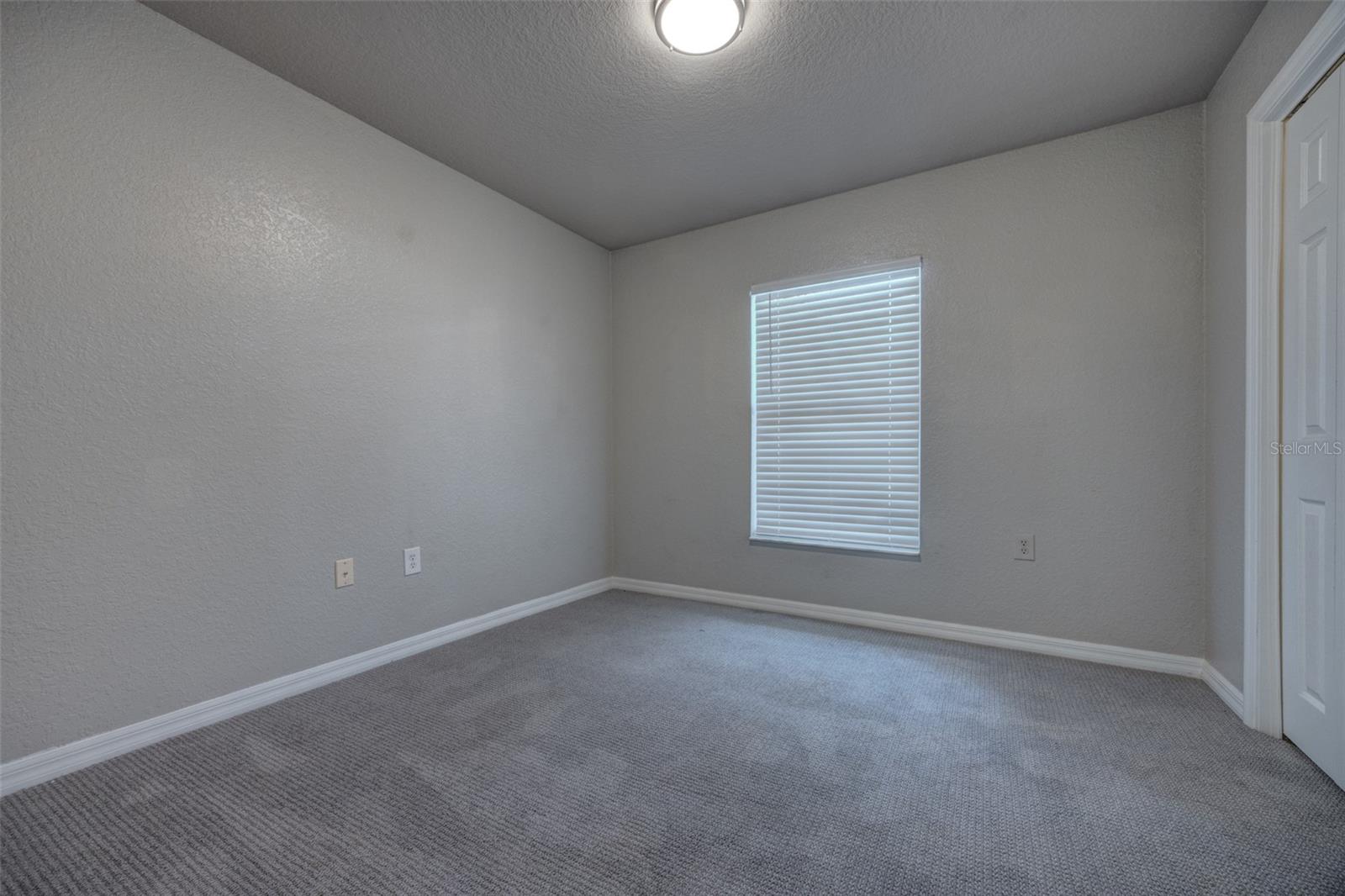 TRIPLE S UNIT 01 - Residential