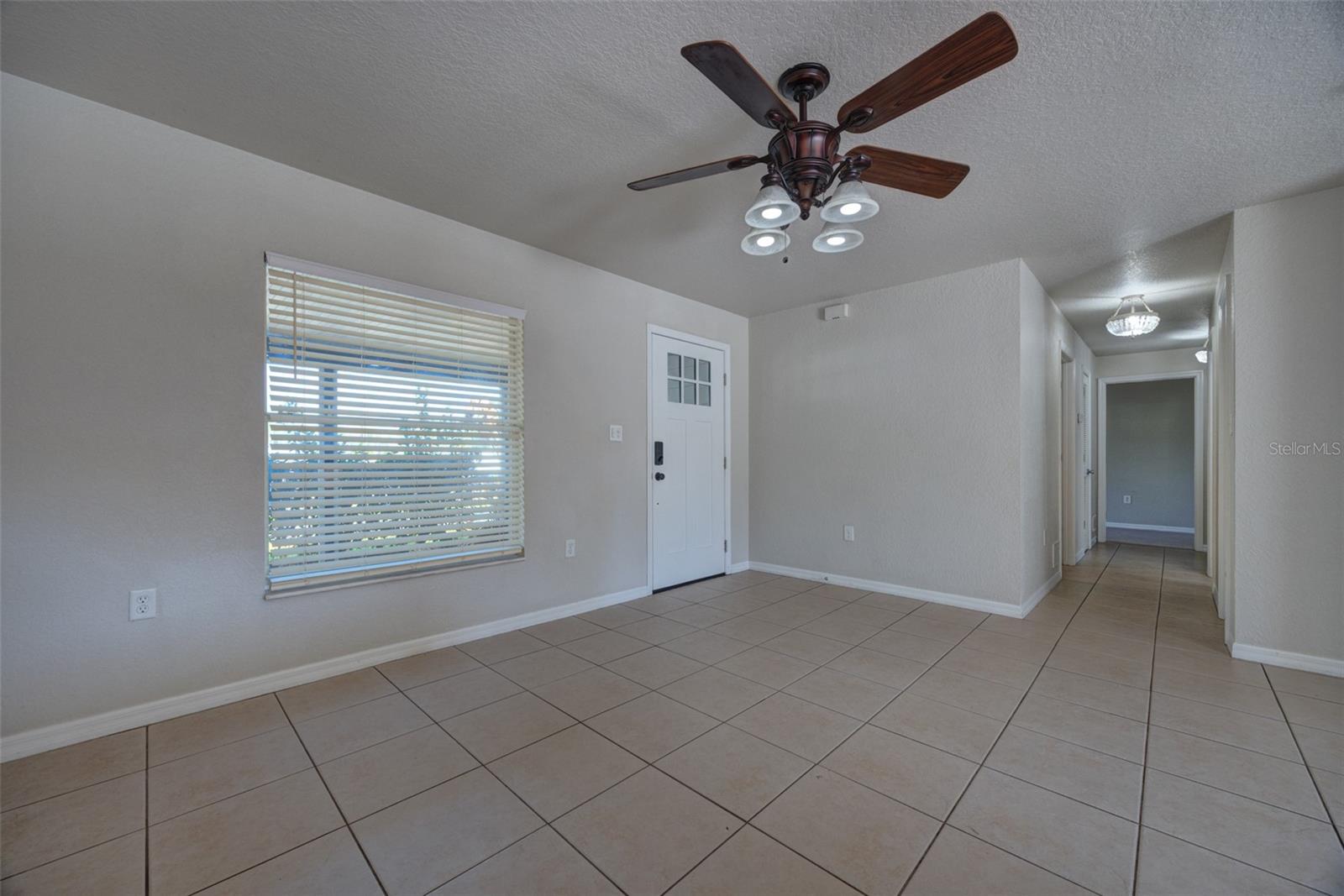 TRIPLE S UNIT 01 - Residential