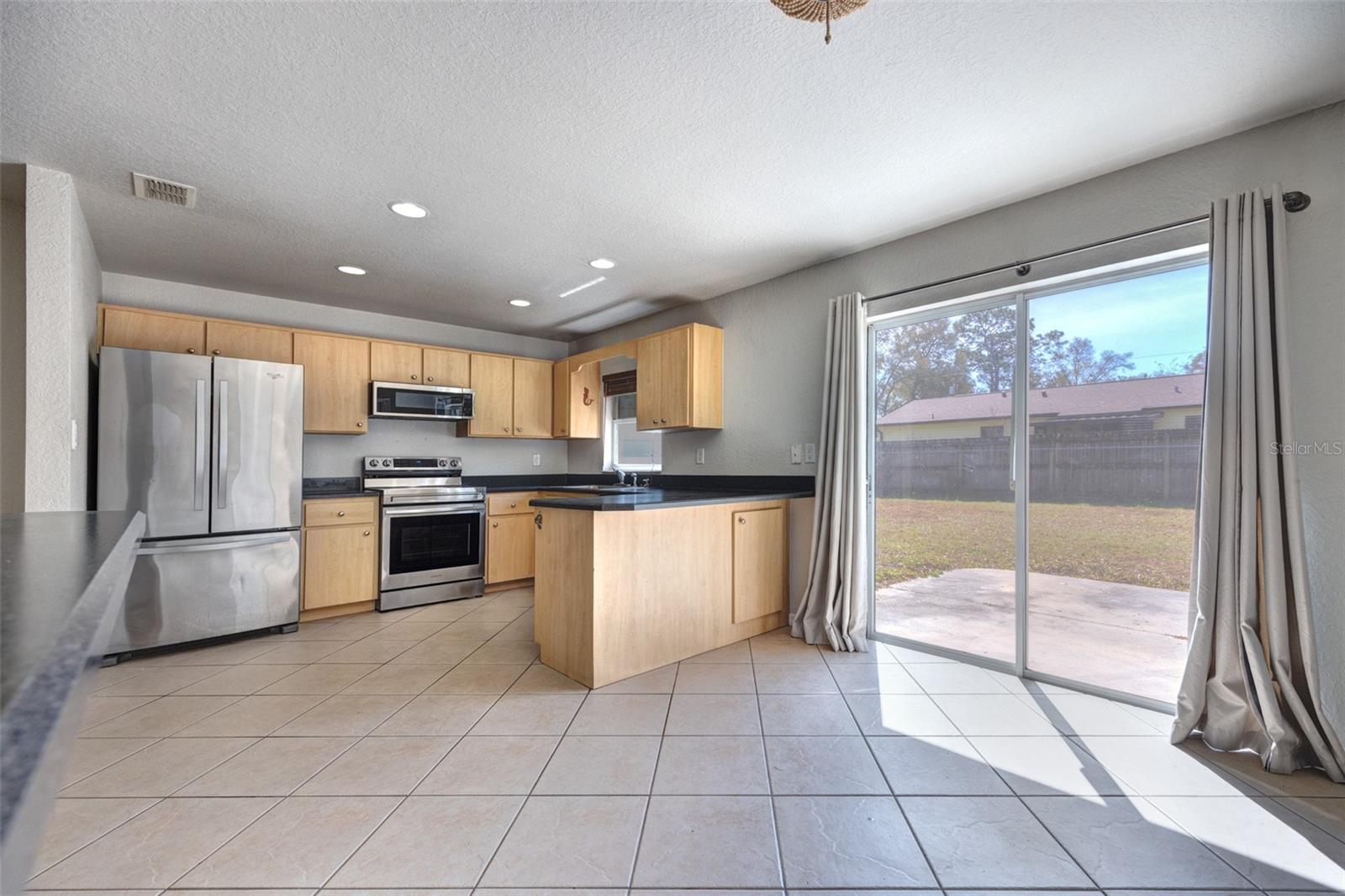 TRIPLE S UNIT 01 - Residential