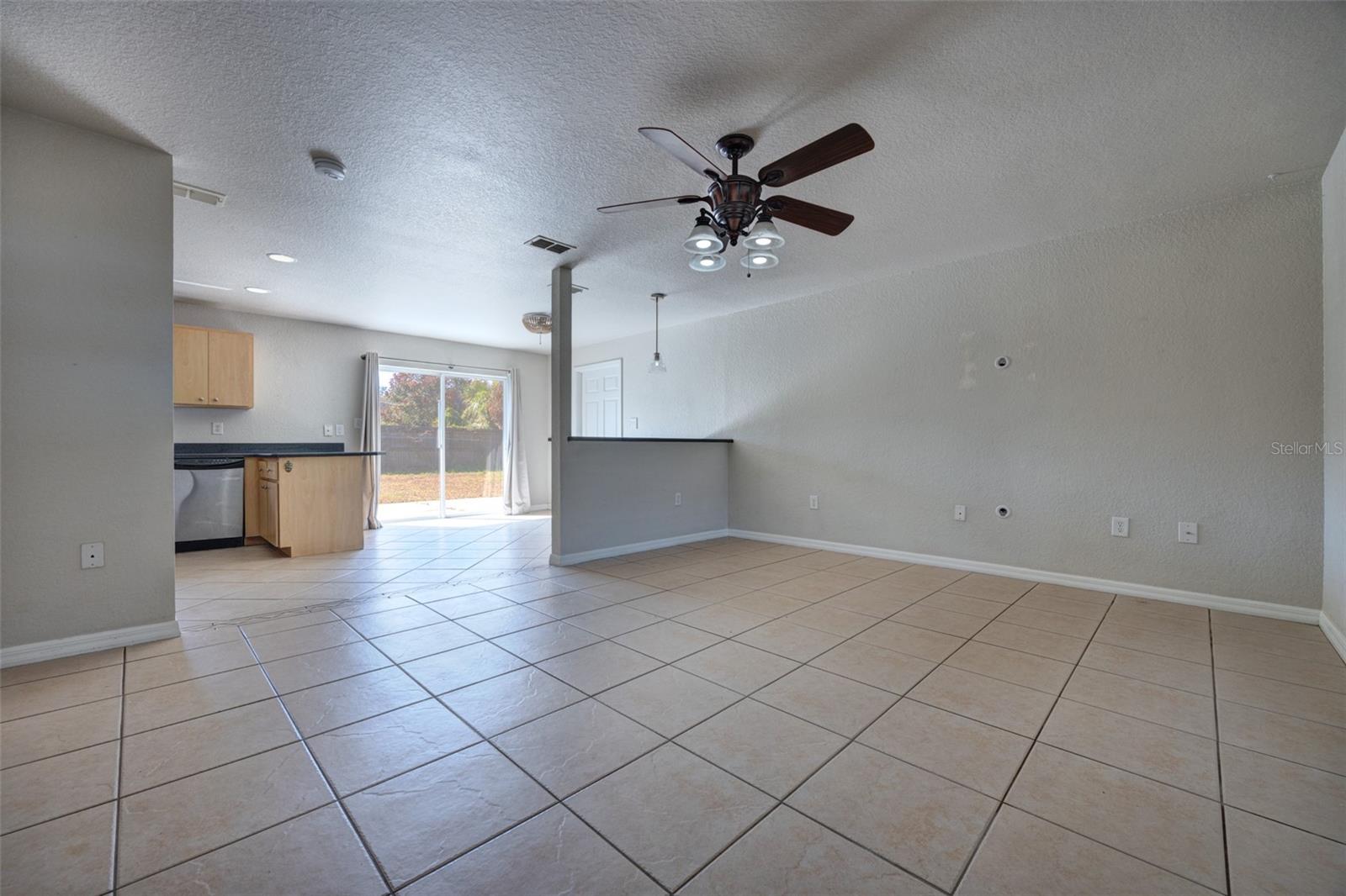 TRIPLE S UNIT 01 - Residential