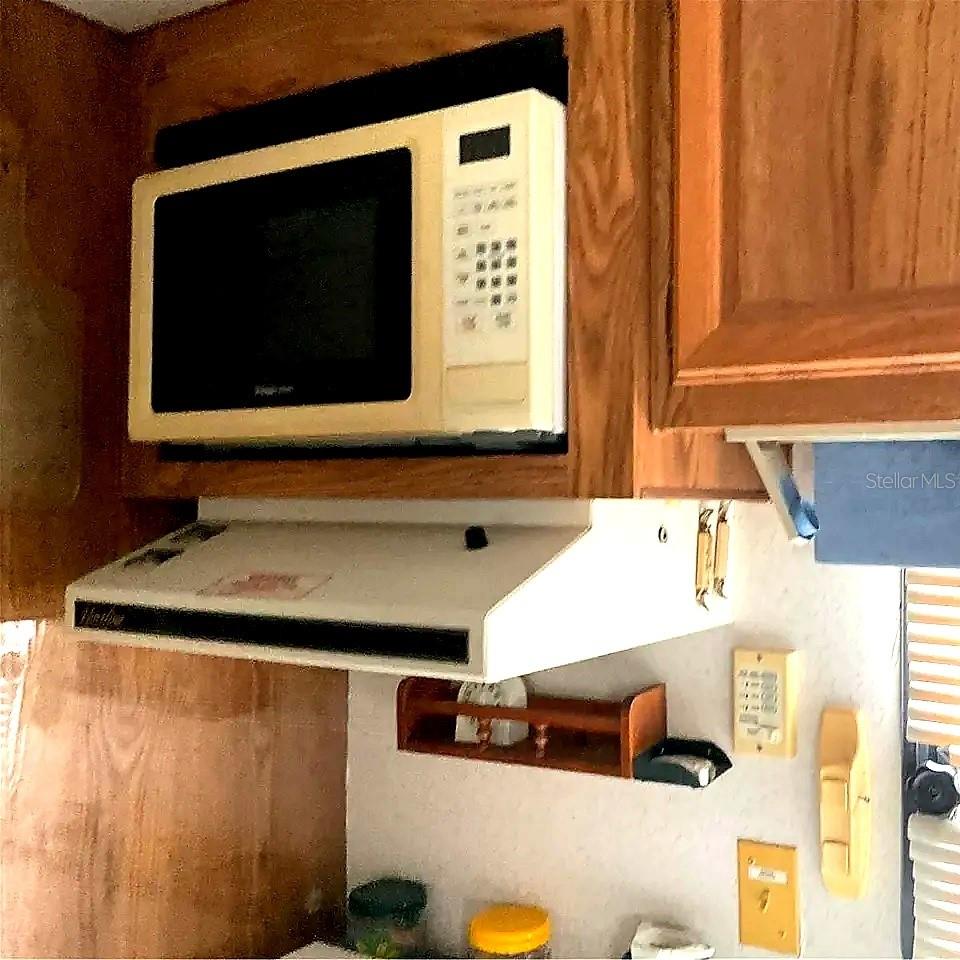 HERE & THERE PALM SHRSS RV RESIDENCE - Residential Lease