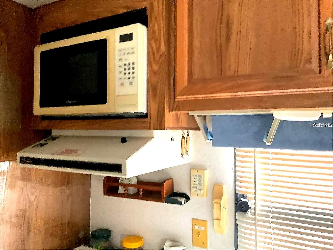 HERE & THERE PALM SHRSS RV RESIDENCE - Residential Lease