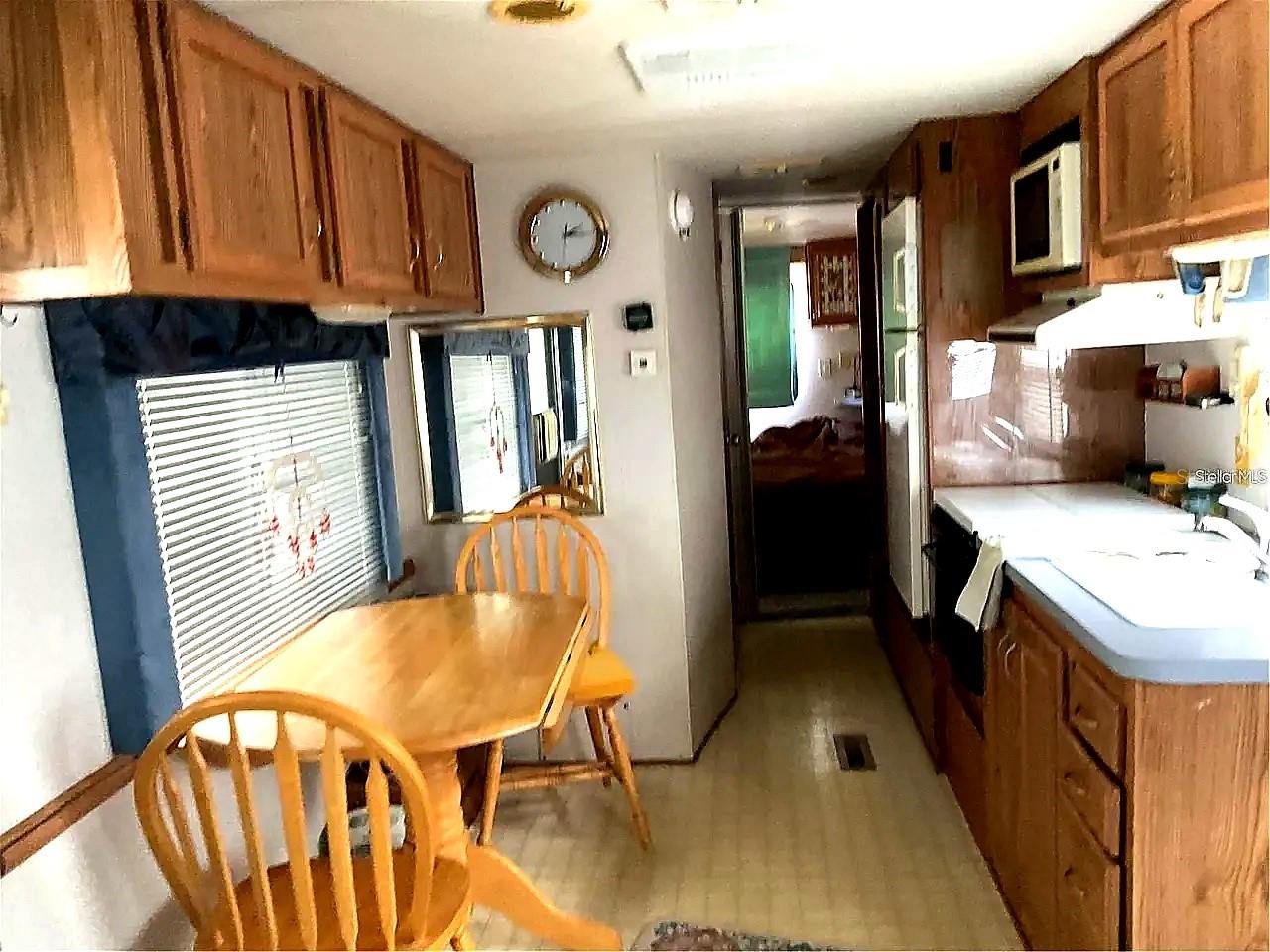 HERE & THERE PALM SHRSS RV RESIDENCE - Residential Lease
