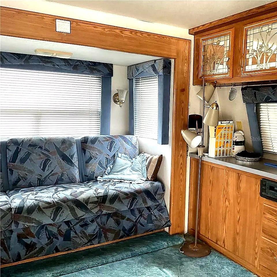 HERE & THERE PALM SHRSS RV RESIDENCE - Residential Lease