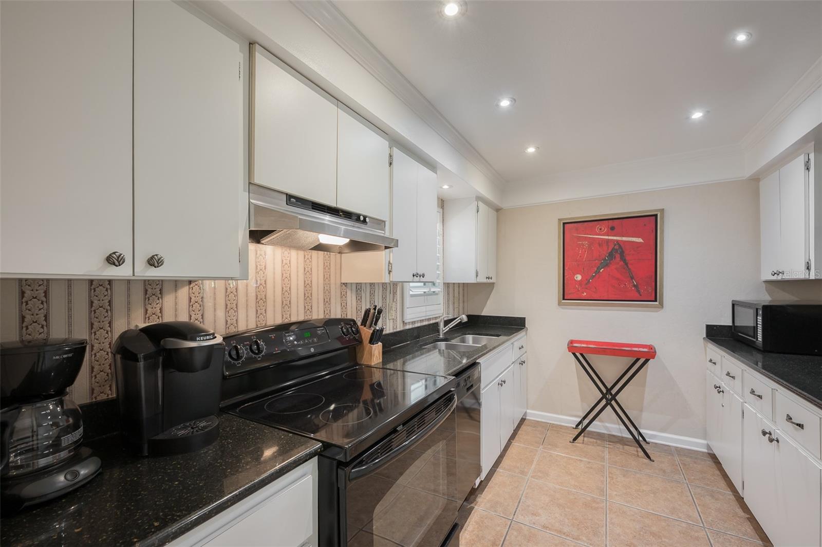 SEAGRAPE INN - Residential