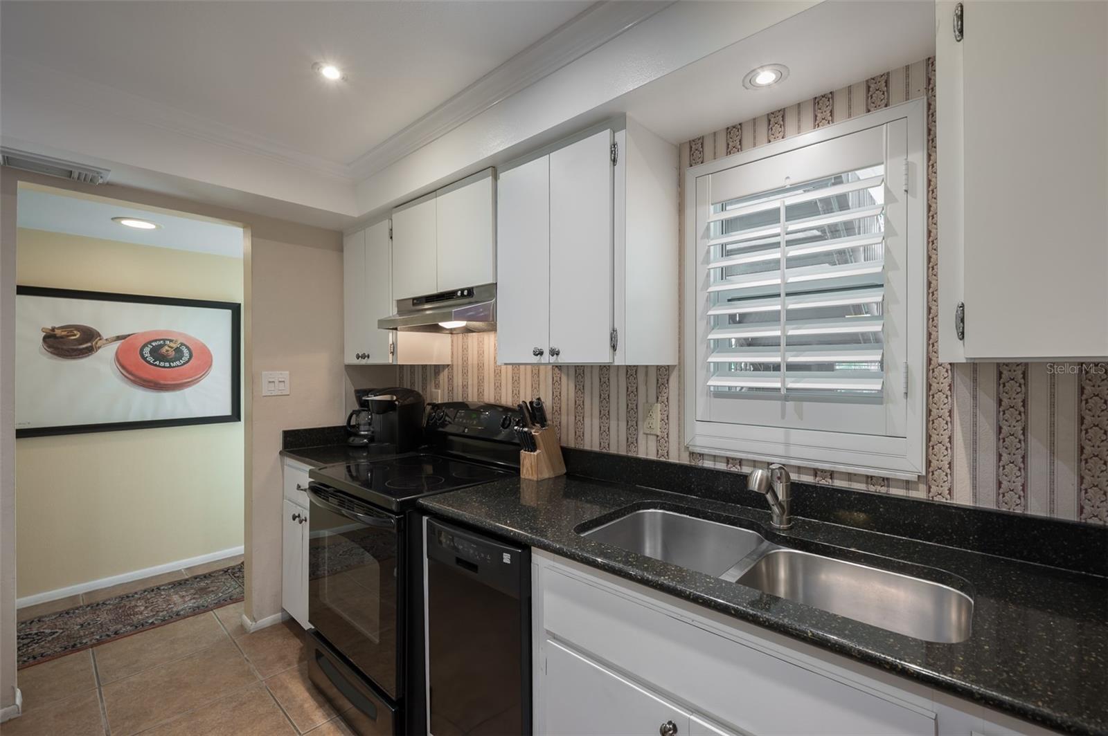 SEAGRAPE INN - Residential