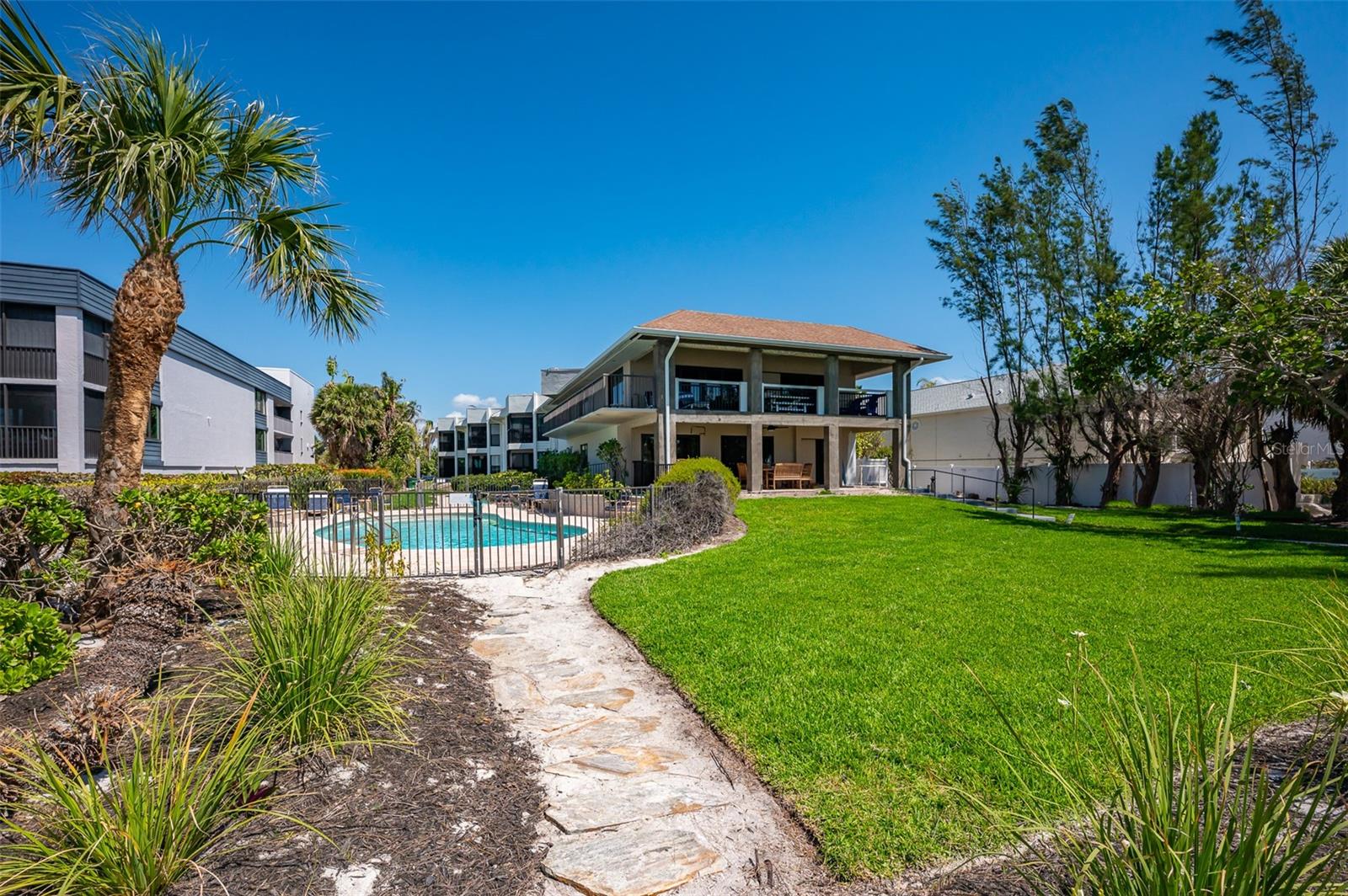 SEAGRAPE INN - Residential