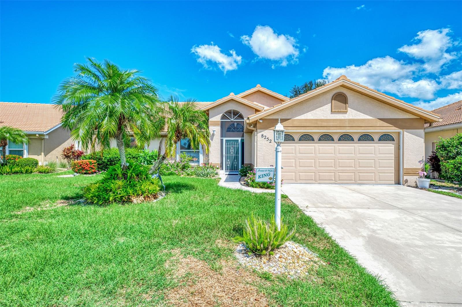 8252 PARKSIDE DRIVE