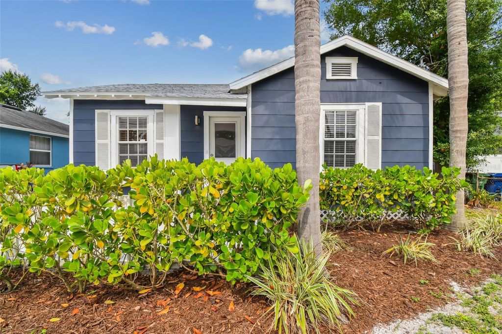 Photo of 308 N Gomez Avenue, Tampa, FL 33609 (MLS # TB8422837)