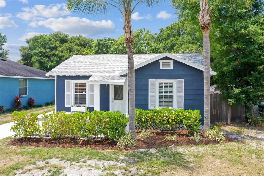 Photo of 308 N Gomez Avenue, Tampa, FL 33609 (MLS # TB8422837)