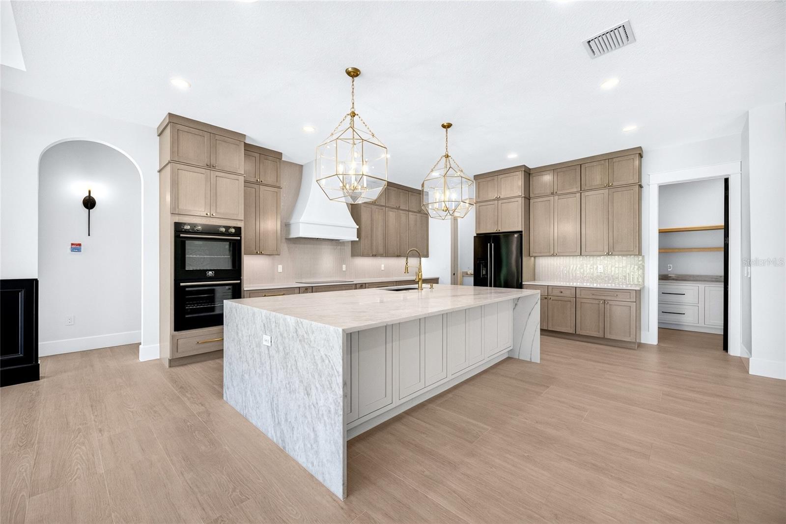 14800 MIM PLACE