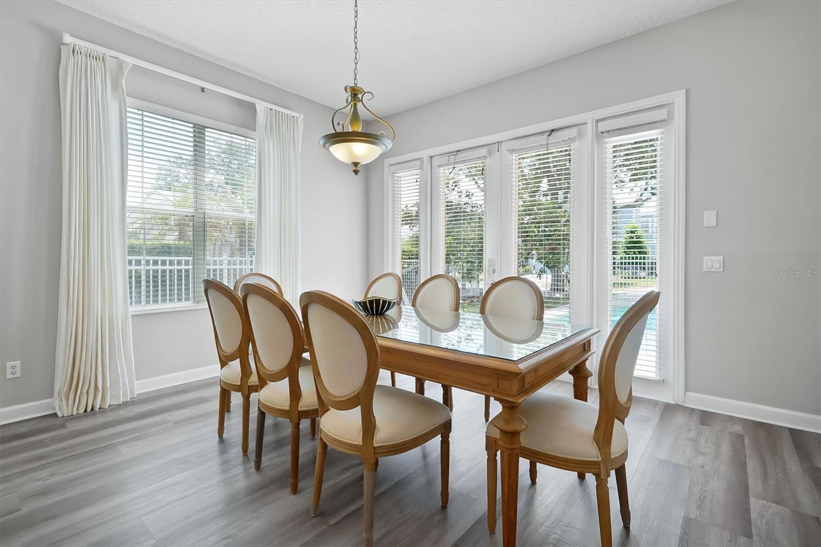 REUNION - Residential