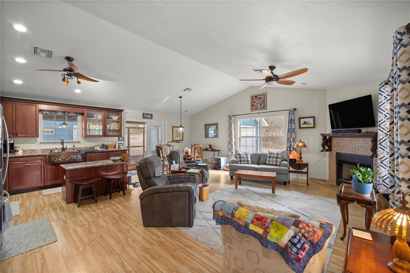 RAINBOW ACRES UN 04 05 - Residential