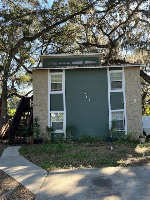 1703 E MULBERRY DRIVE