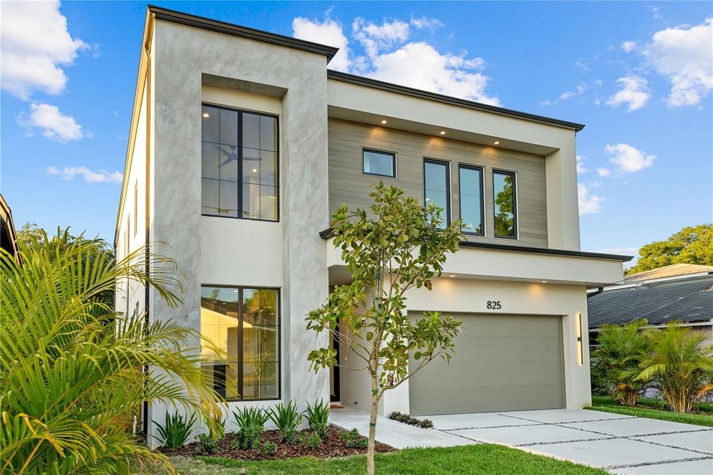 Photo of 114 W Davis Boulevard, Tampa, FL 33606 (MLS # TB8488071)