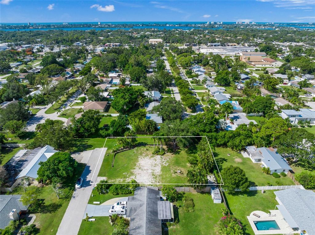 Photo of 2209 Oak Terrace, Sarasota, FL 34231 (MLS # A4669578)