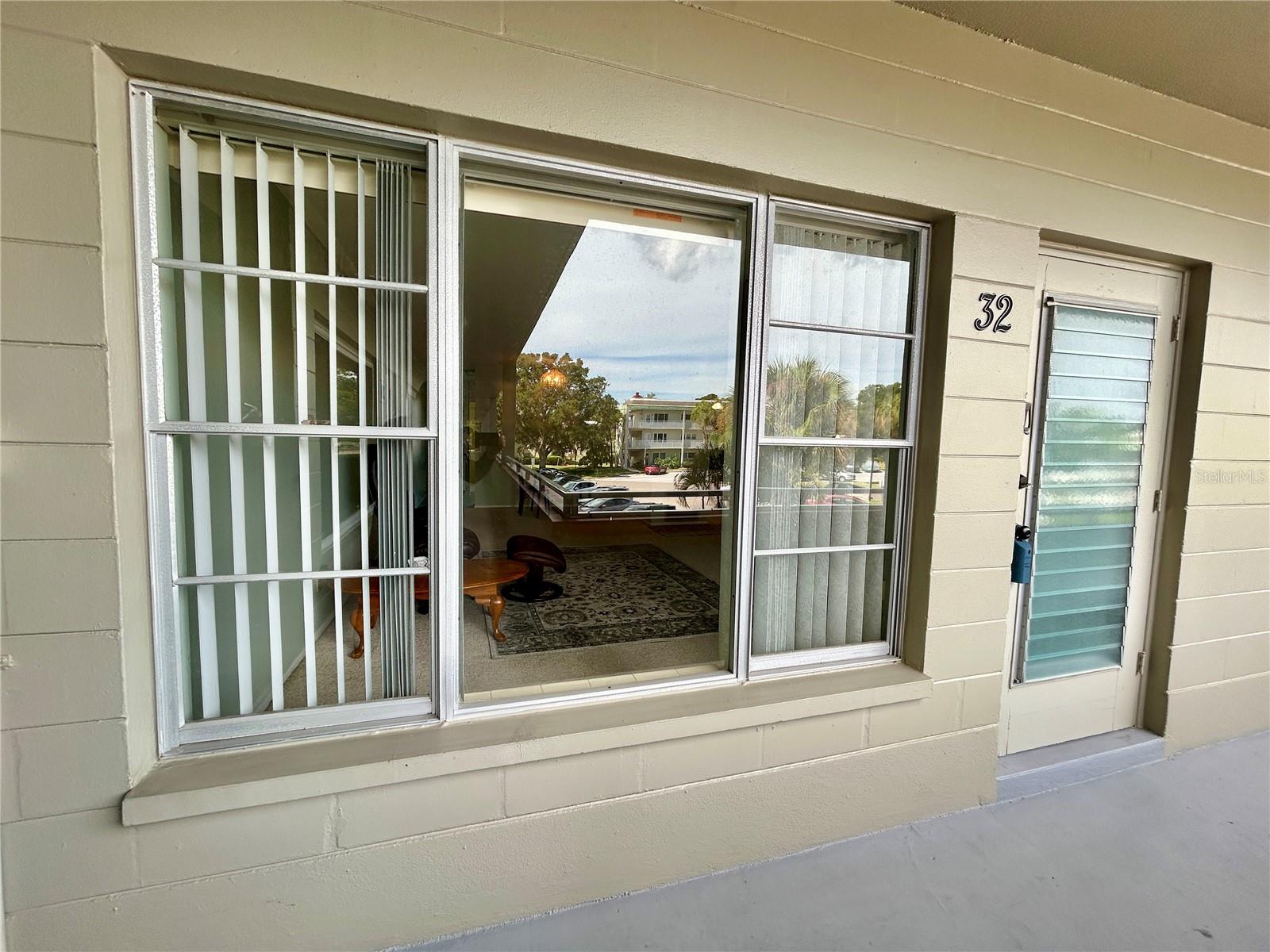 2072 AUSTRALIA WAY W 32