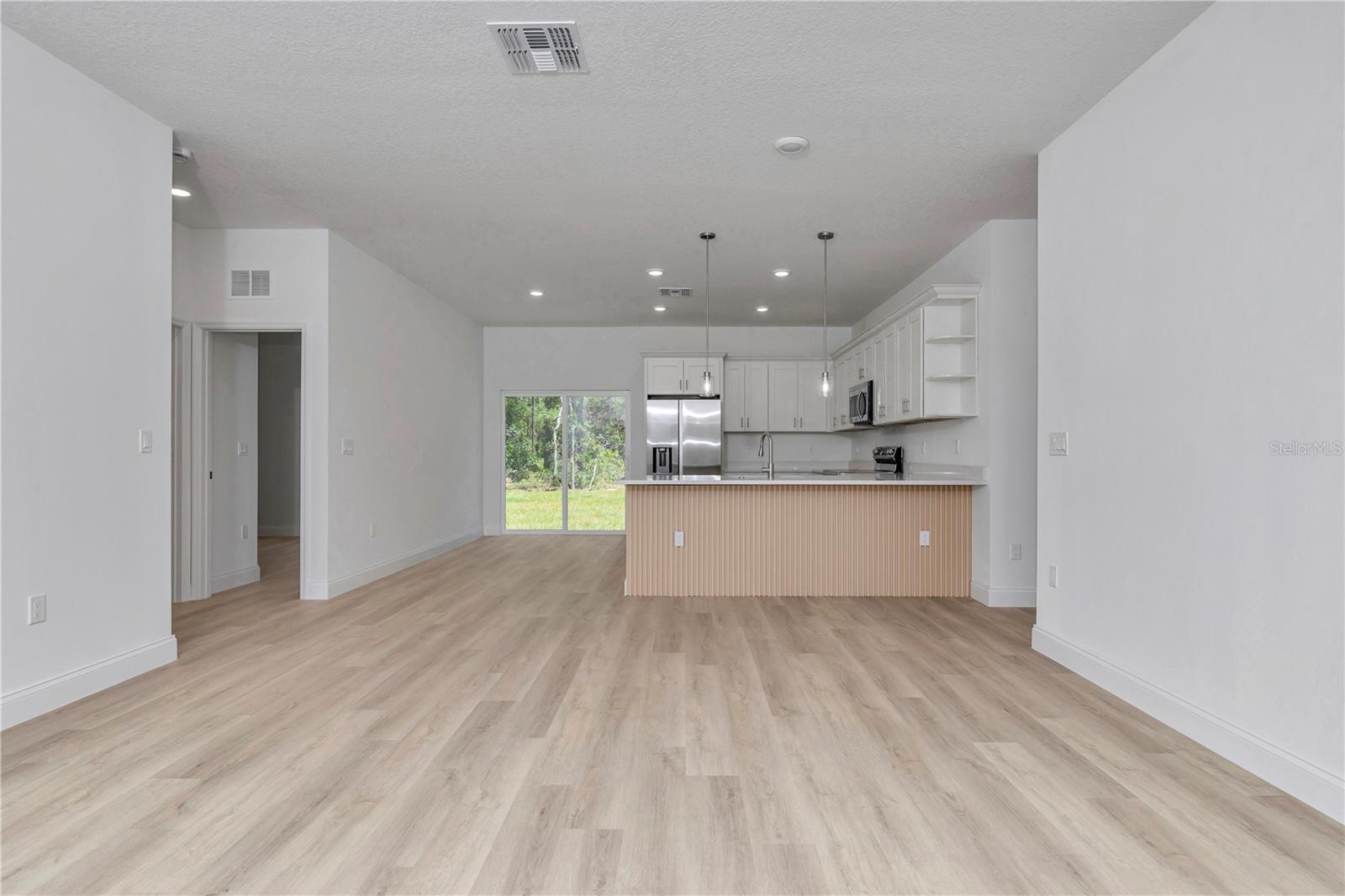 8753 N RAIDIN DRIVE