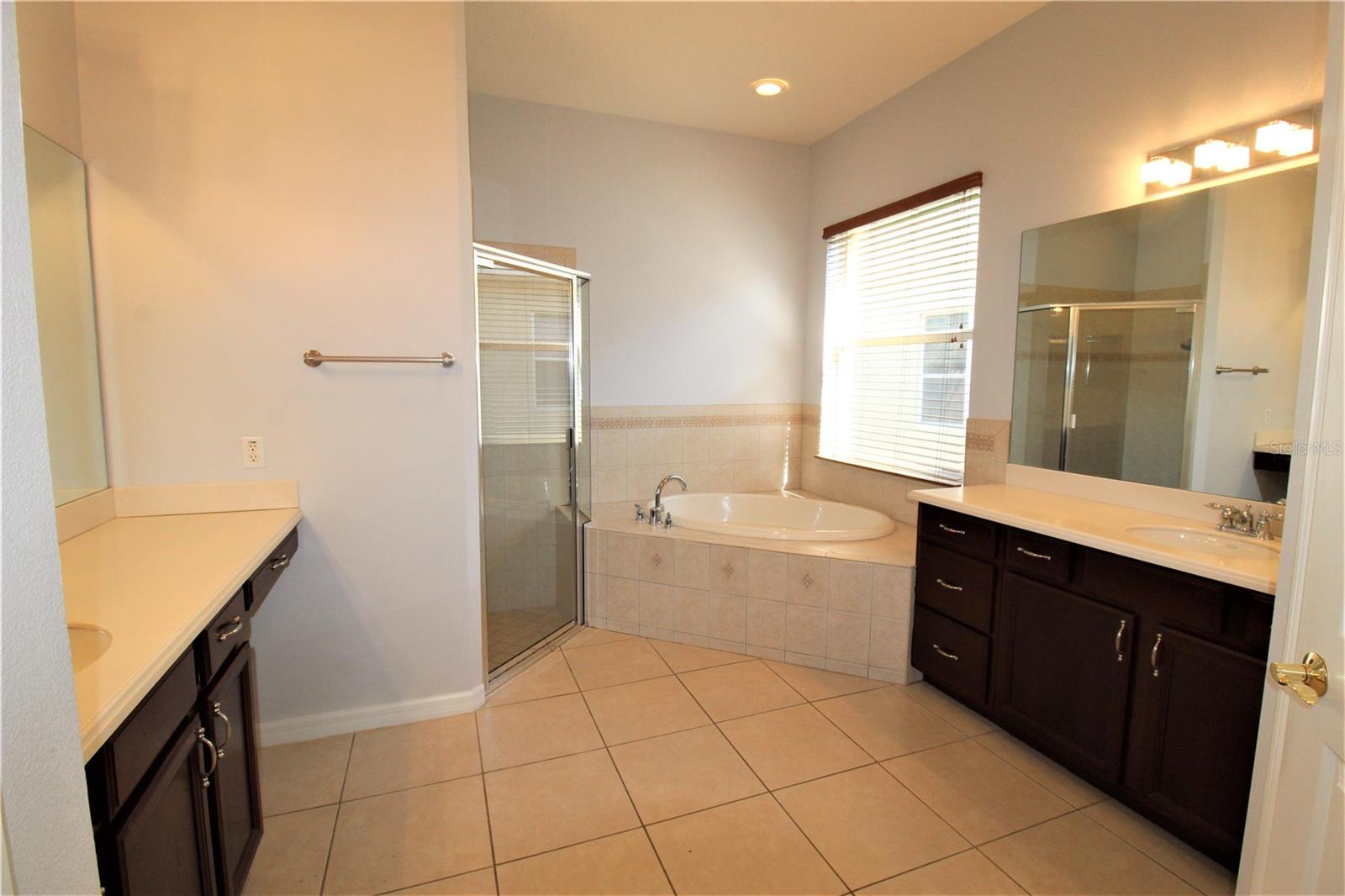 PALMA SOLA TRACE - Residential Lease