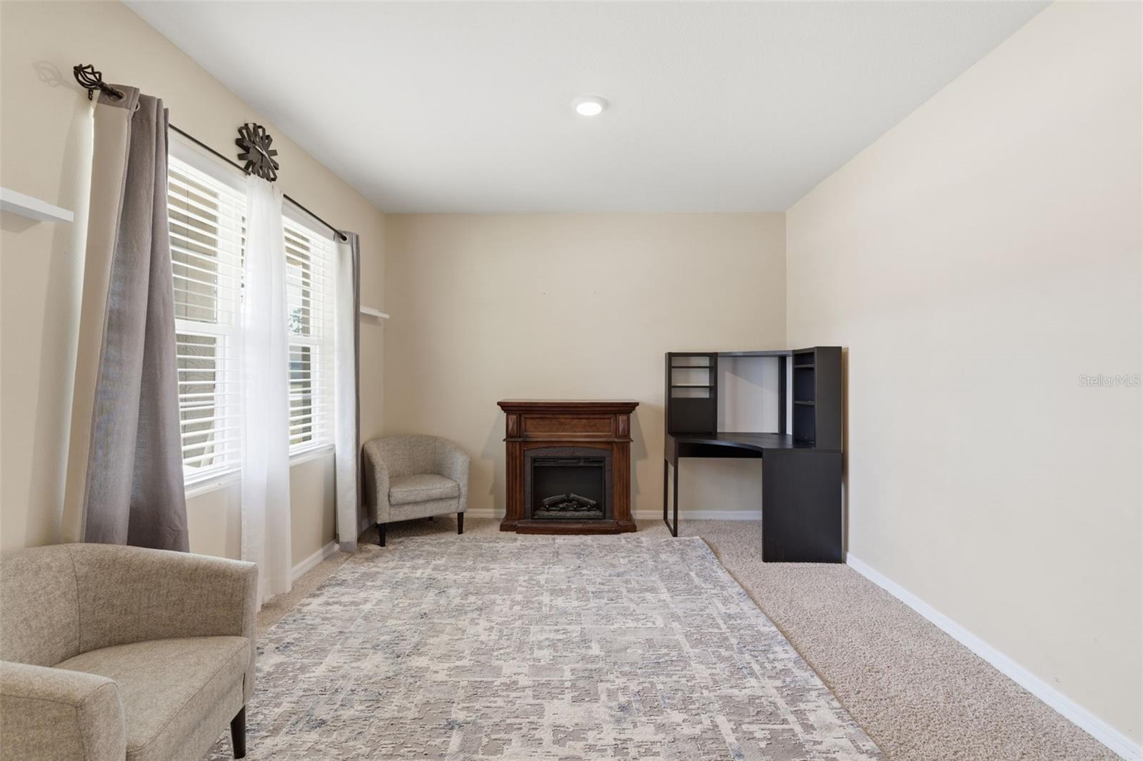 LAKE GLEASON RESERVE - Residential