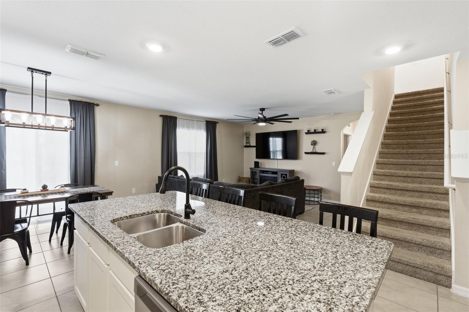 LAKE GLEASON RESERVE - Residential