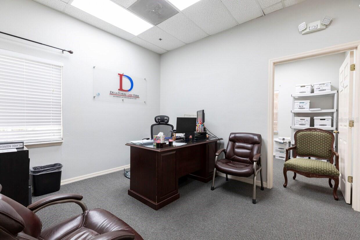 KEEWIN LEXINGTON PARK - Commercial Sale