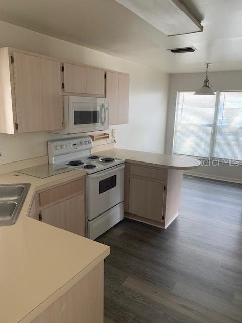 OAKDALE RIVERVIEW ESTATES UN 3 - Residential Lease