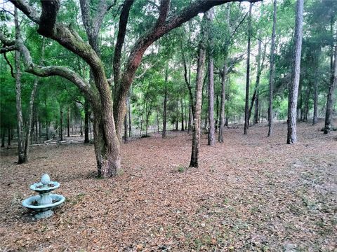 A home in DUNNELLON