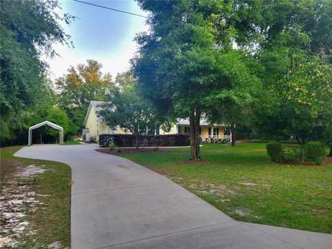 A home in DUNNELLON