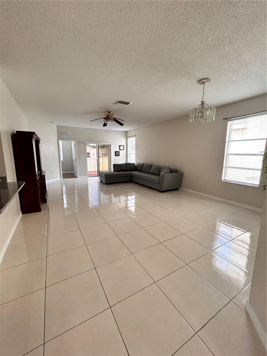 MARIPOSA - Residential Lease