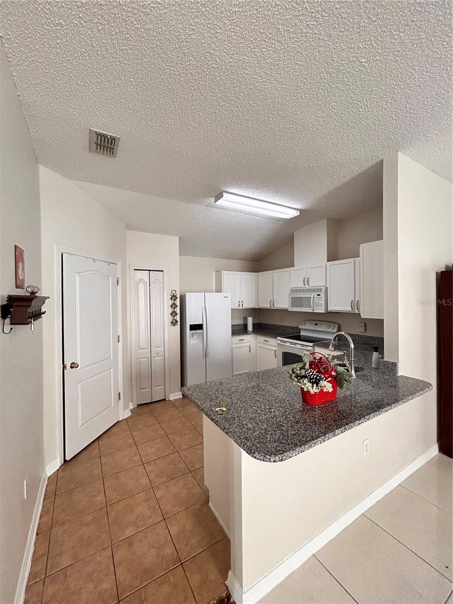 MARIPOSA - Residential Lease