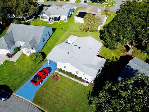 A home in LADY LAKE