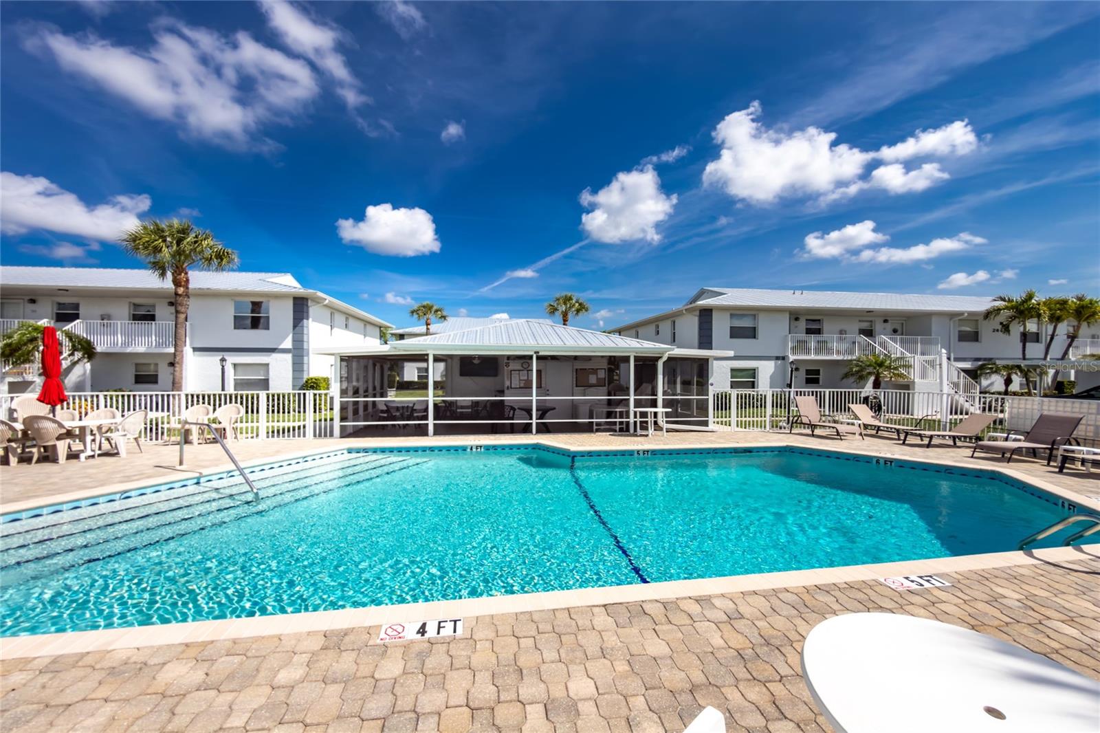 FAIRWAY VILLAS - Residential