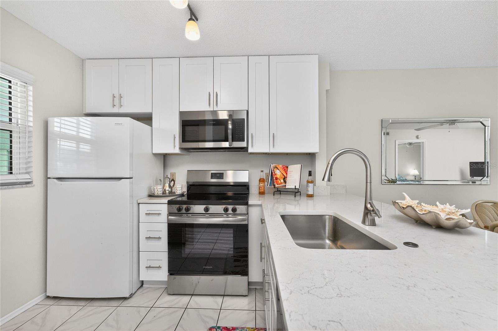 FAIRWAY VILLAS - Residential