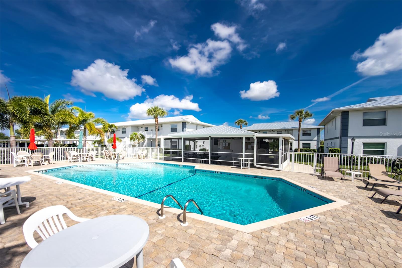 FAIRWAY VILLAS - Residential